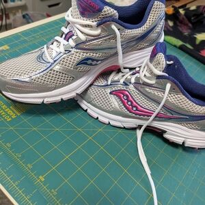 Saucony Women's Running Shoes - Gray and Pink